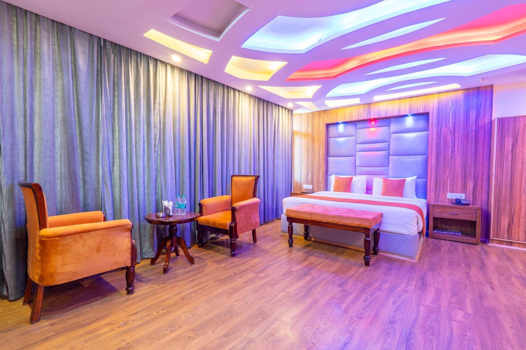 West Western Resort Manali #Neartomallroad #Gym #Lawn #Playingzone #Pooltable #Kidsfriendly #Mountainview #Tabletennis #Familyfriendly #Privateparking エクステリア 写真