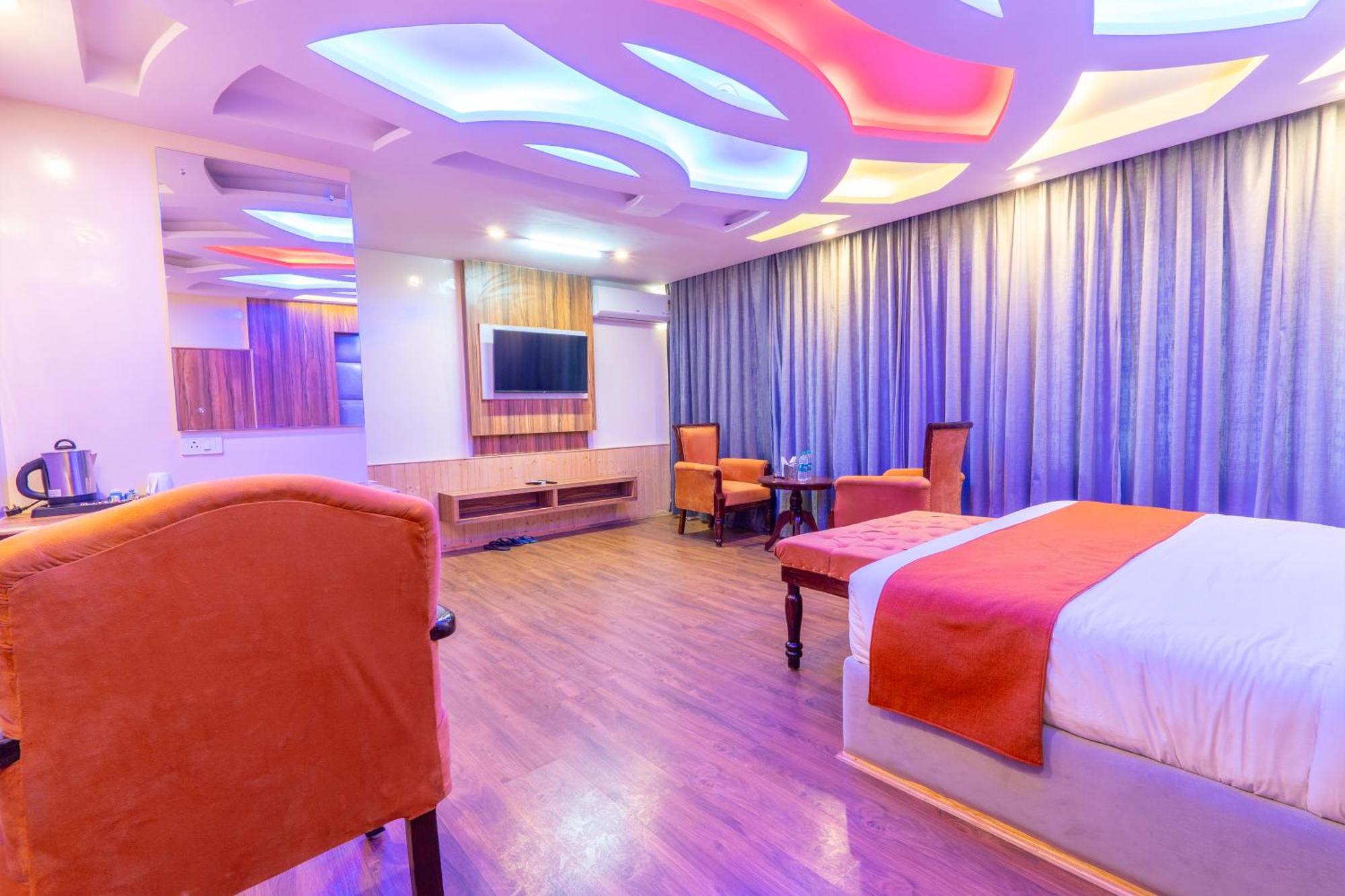 West Western Resort Manali #Neartomallroad #Gym #Lawn #Playingzone #Pooltable #Kidsfriendly #Mountainview #Tabletennis #Familyfriendly #Privateparking エクステリア 写真