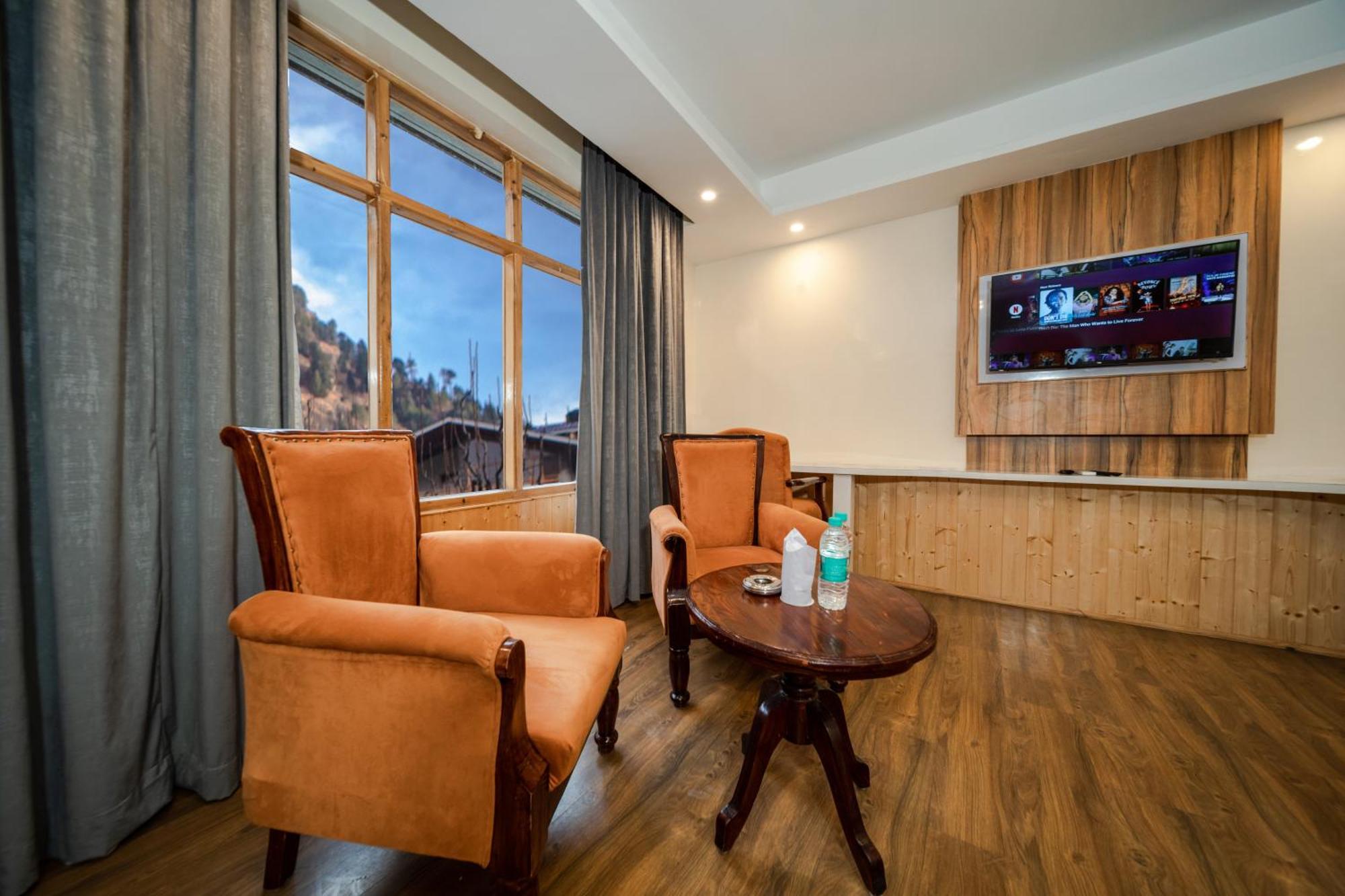 West Western Resort Manali #Neartomallroad #Gym #Lawn #Playingzone #Pooltable #Kidsfriendly #Mountainview #Tabletennis #Familyfriendly #Privateparking エクステリア 写真