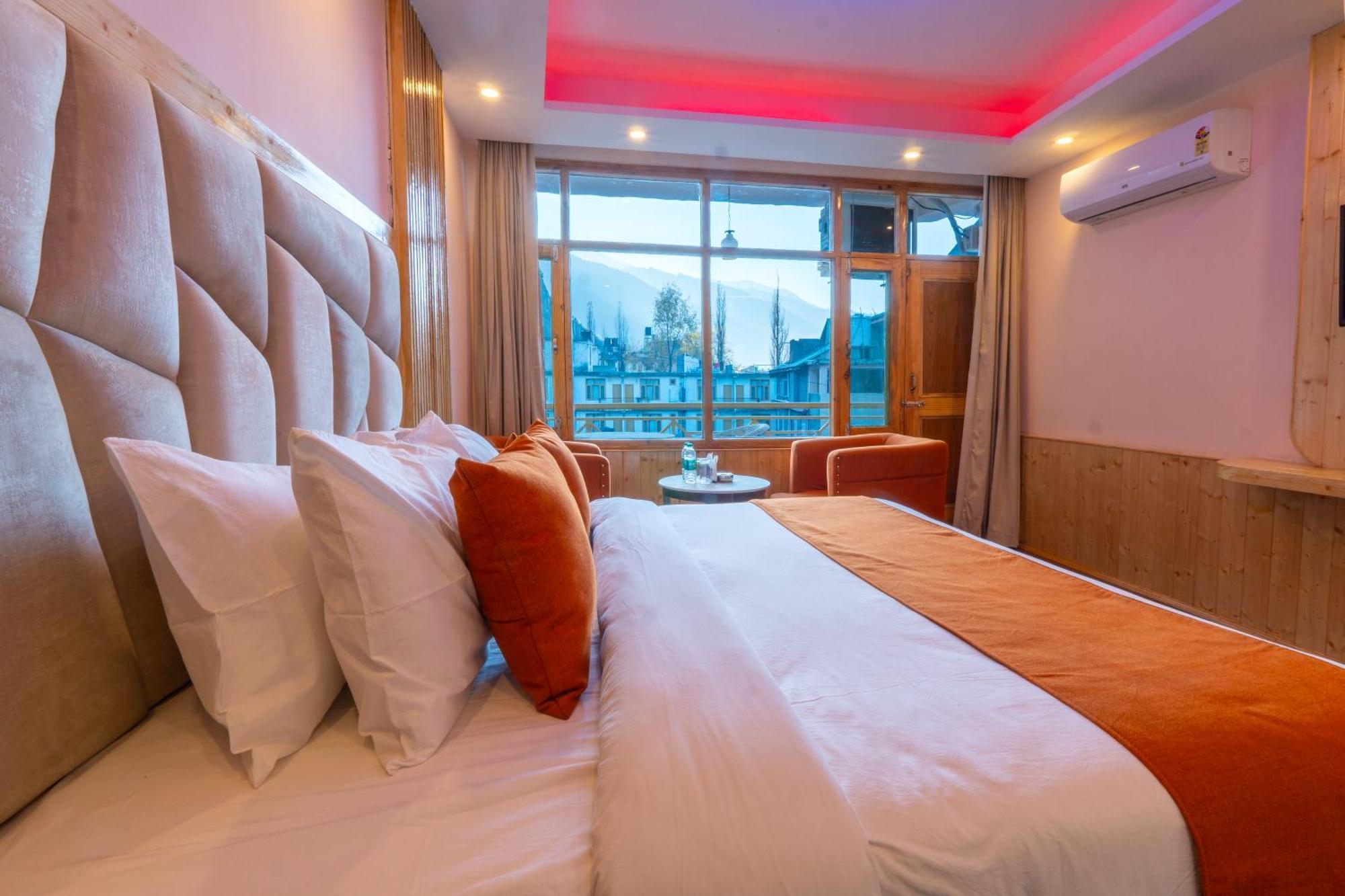 West Western Resort Manali #Neartomallroad #Gym #Lawn #Playingzone #Pooltable #Kidsfriendly #Mountainview #Tabletennis #Familyfriendly #Privateparking エクステリア 写真