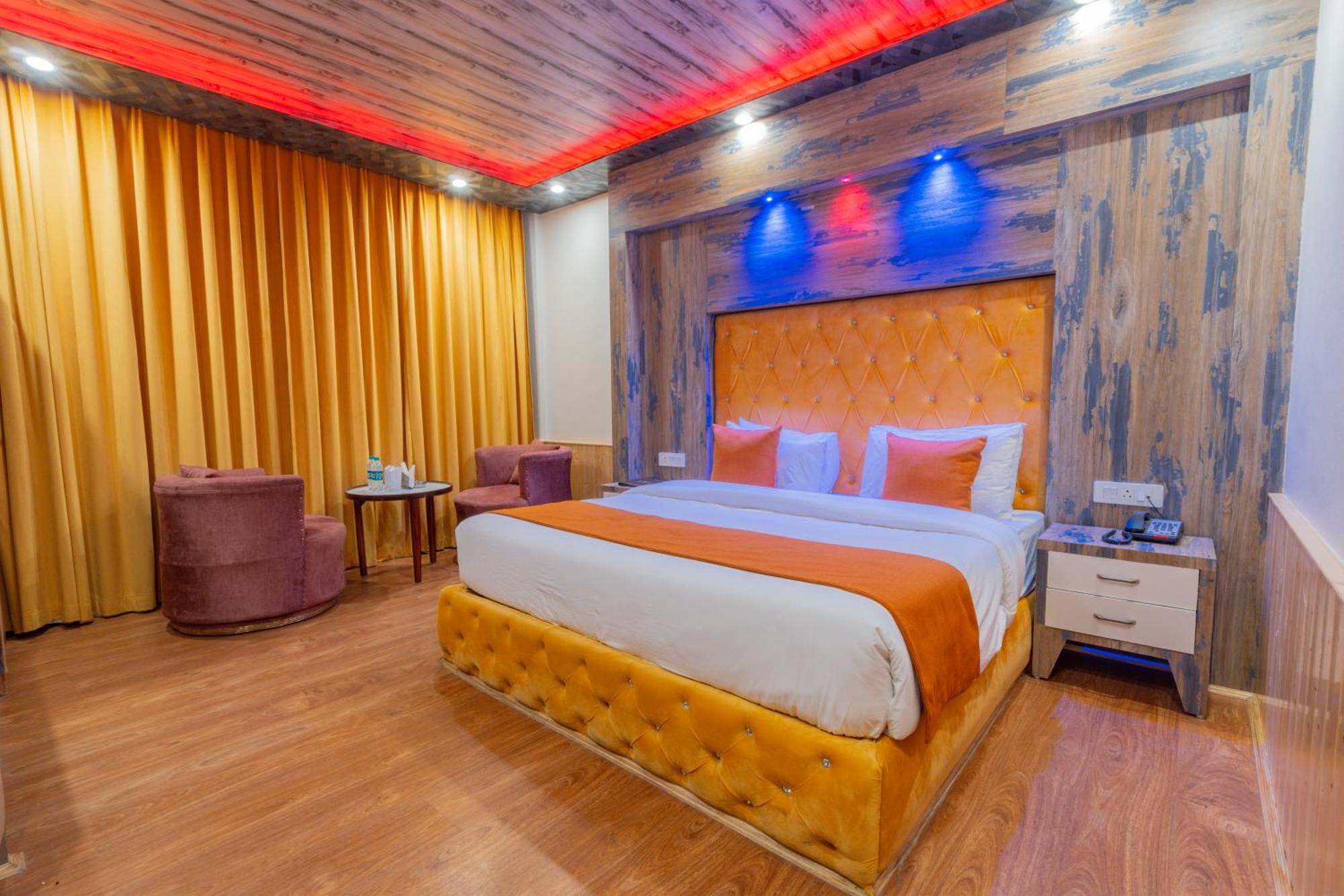 West Western Resort Manali #Neartomallroad #Gym #Lawn #Playingzone #Pooltable #Kidsfriendly #Mountainview #Tabletennis #Familyfriendly #Privateparking エクステリア 写真