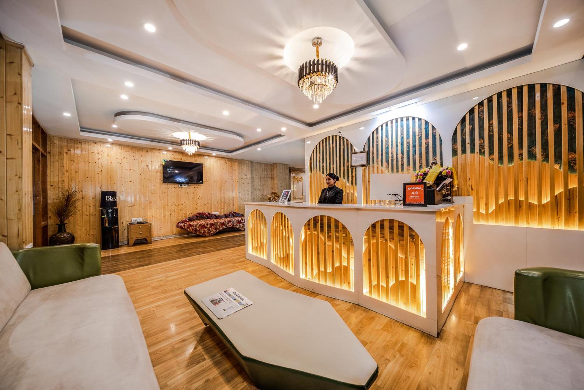 West Western Resort Manali #Neartomallroad #Gym #Lawn #Playingzone #Pooltable #Kidsfriendly #Mountainview #Tabletennis #Familyfriendly #Privateparking エクステリア 写真