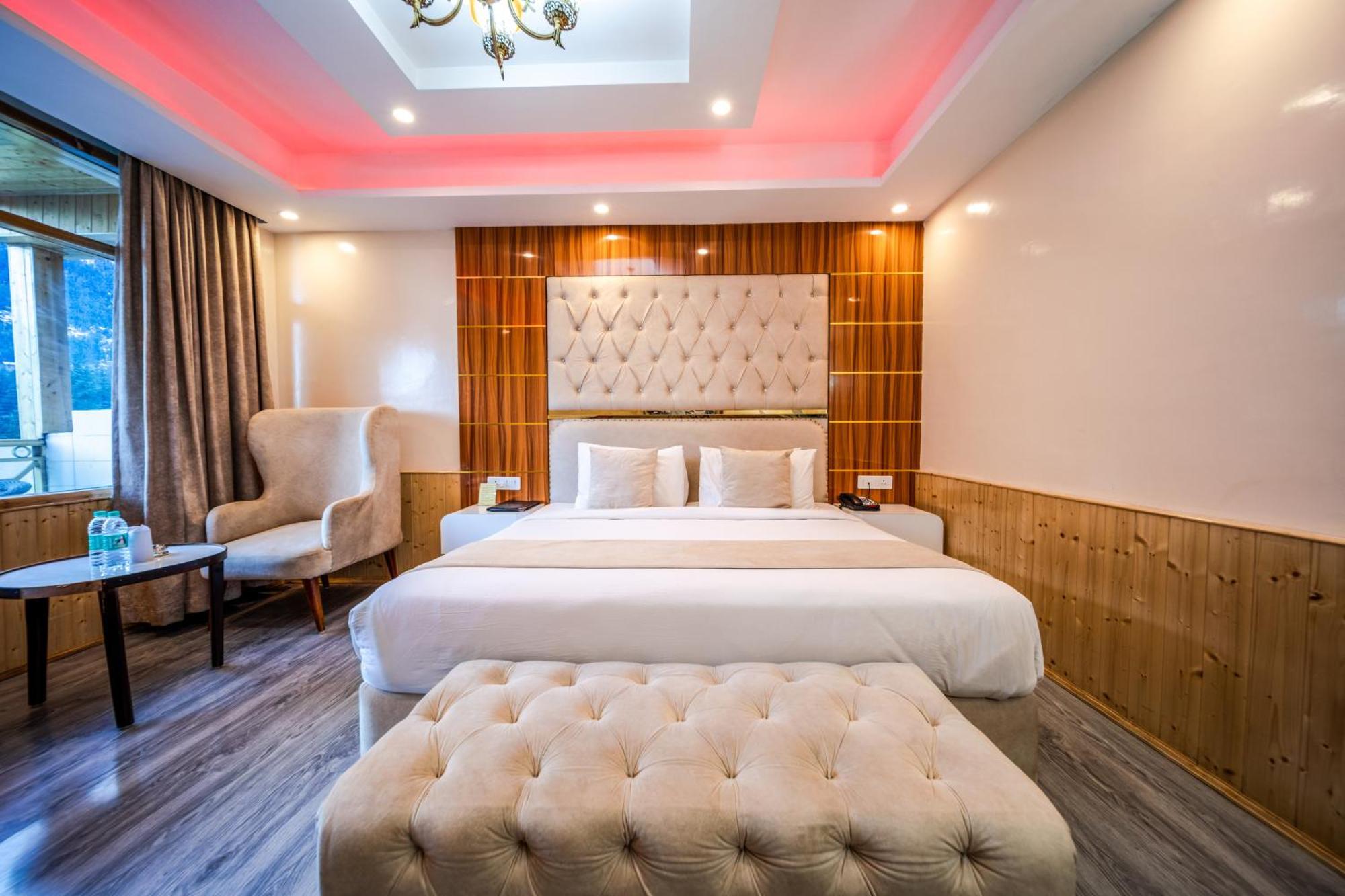West Western Resort Manali #Neartomallroad #Gym #Lawn #Playingzone #Pooltable #Kidsfriendly #Mountainview #Tabletennis #Familyfriendly #Privateparking エクステリア 写真