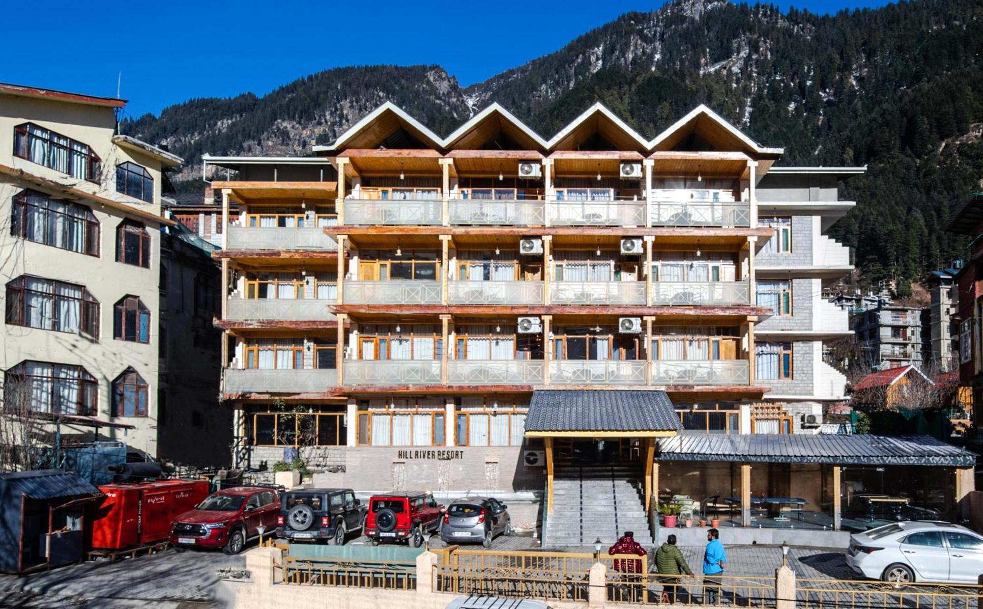 West Western Resort Manali #Neartomallroad #Gym #Lawn #Playingzone #Pooltable #Kidsfriendly #Mountainview #Tabletennis #Familyfriendly #Privateparking エクステリア 写真
